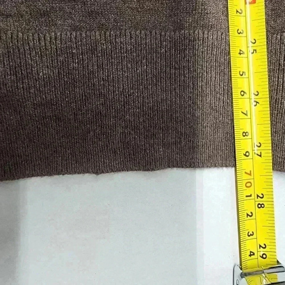 GAP MEN'S V-NECK SWEATER, LARGE - Picture 16 of 16